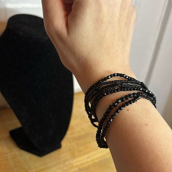 Black stretch elastic Multistrand faceted beaded fashion bracelet - Picture 1 of 4